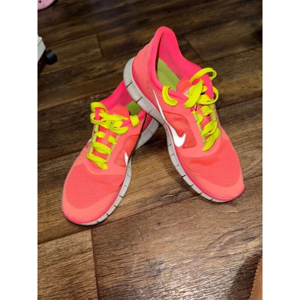 Neon Nike